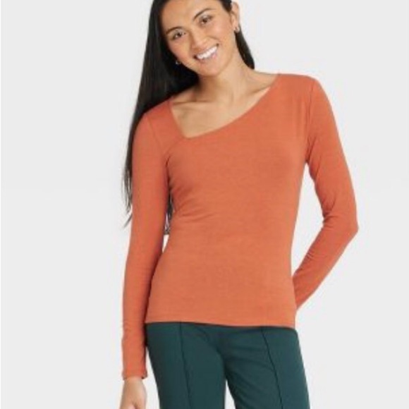A New Day / NWT/ Women's Long Sleeve Asymmetrical Top / size M - Picture 1 of 8